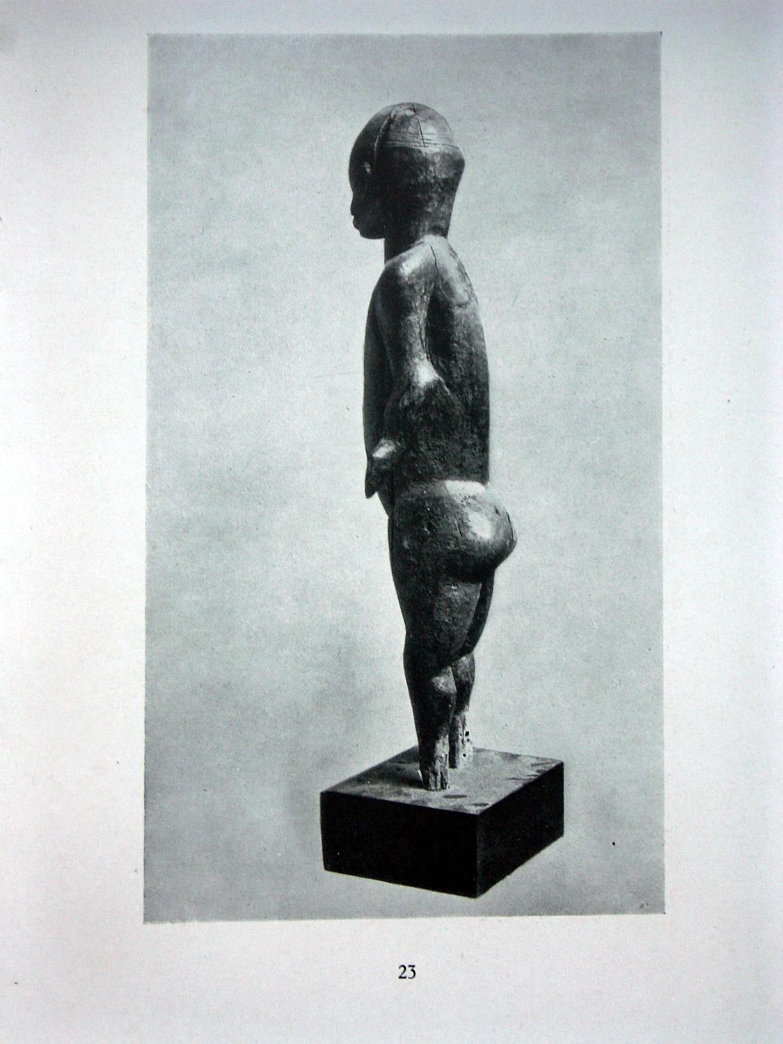 zz-eins20,s.053 (tansaniaxfzx,mann-holz-figur) seitansicht